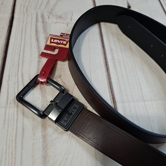 Levi's  Mens Reversible Belt Size XL  42-44 - Picture 1 of 4